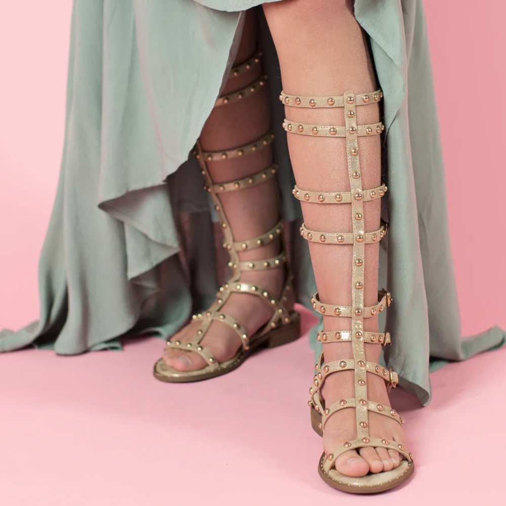 ‼️SOLD OUT‼️Joyfolie Ceylon Studded Gladiator Gold/Tan / Size Y5
